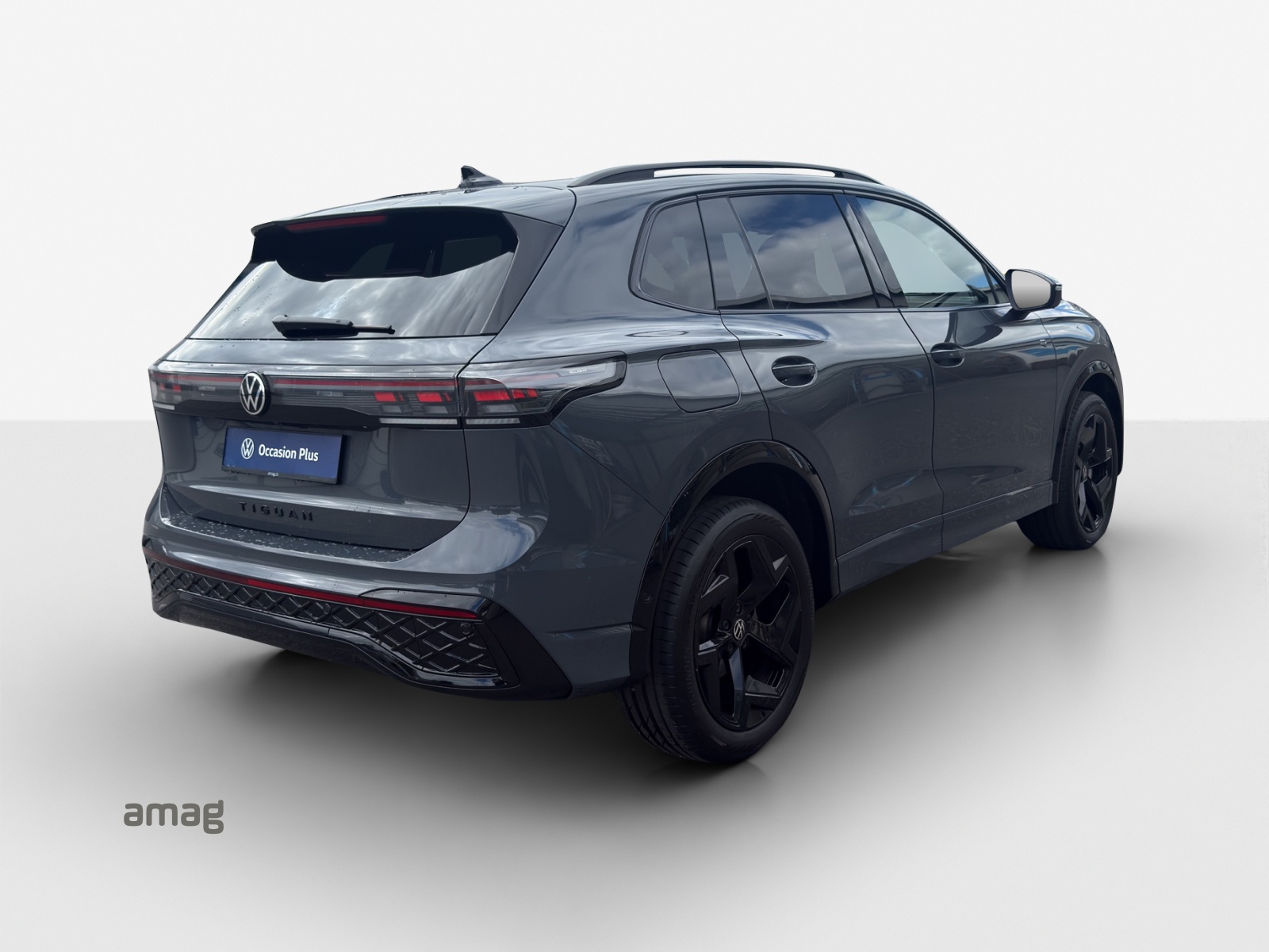 VW Tiguan 2.0 TSI DSG R-Line 4Motion-image-4