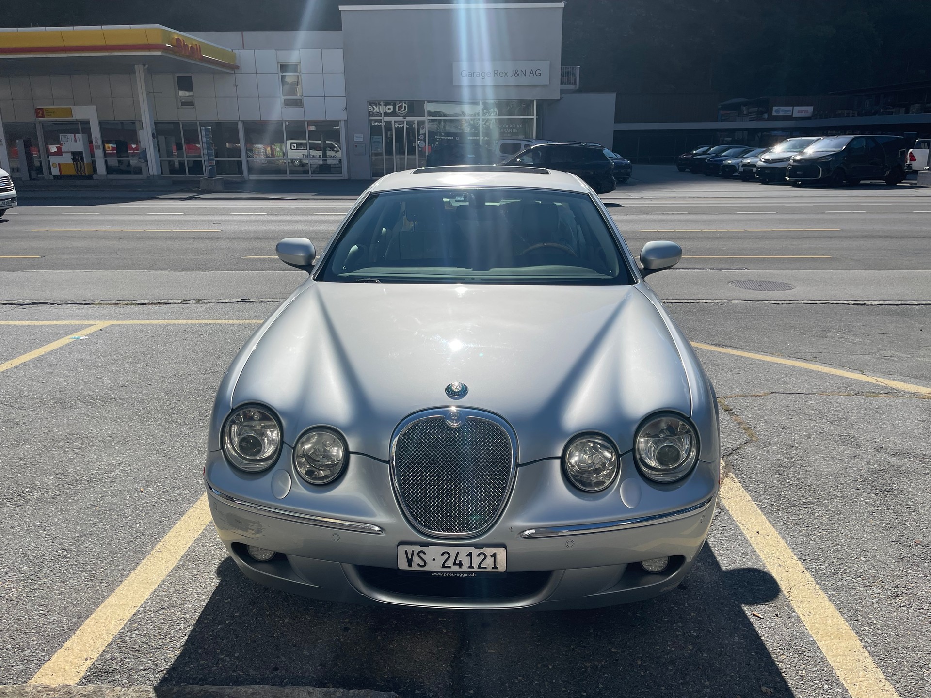 JAGUAR 3.0 V6 Executive Anniversary Edition * ab MFK * grosser Service * 8-fach bereift *-image-1