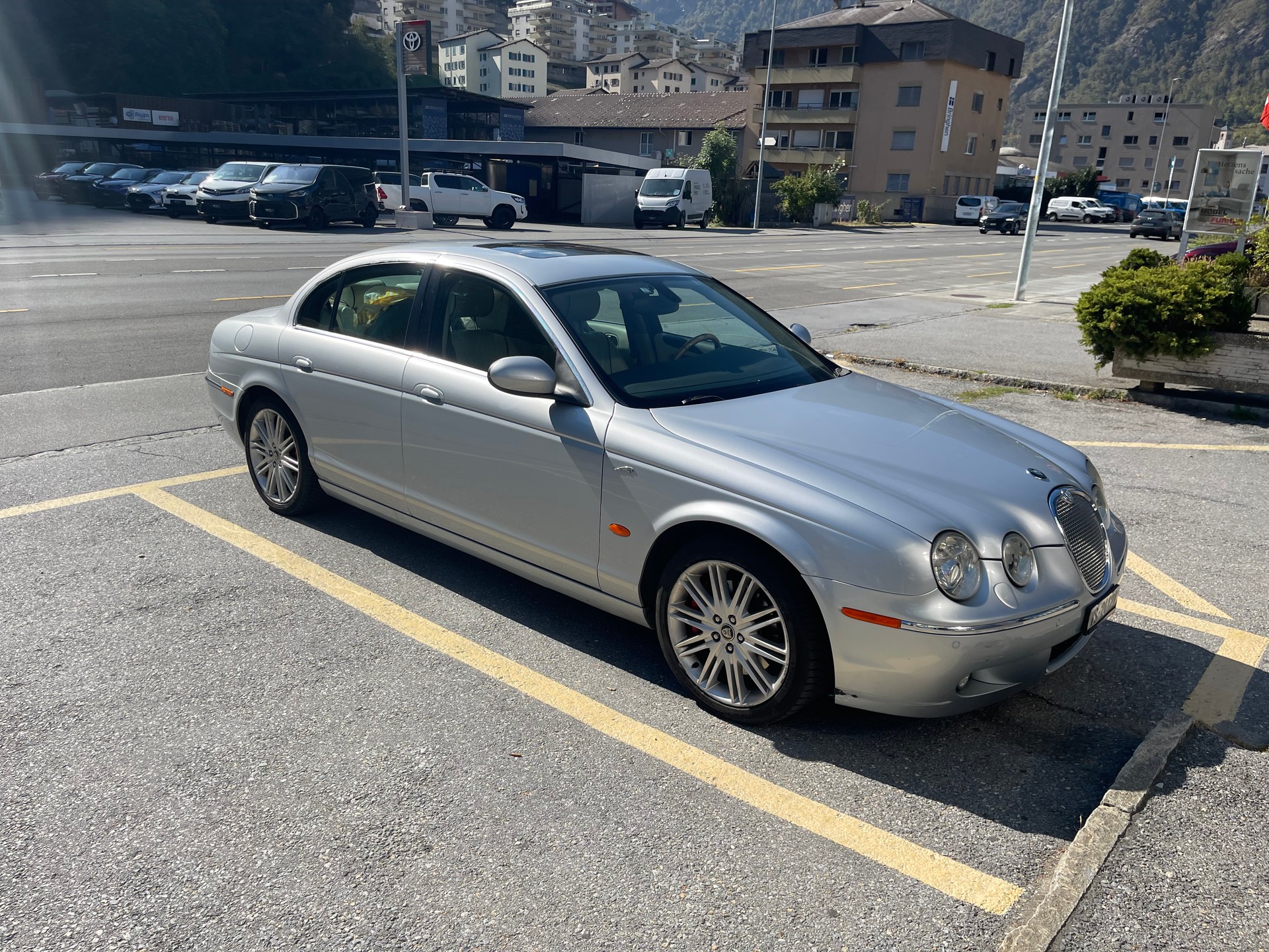 JAGUAR 3.0 V6 Executive Anniversary Edition * ab MFK * grosser Service * 8-fach bereift *-image-2