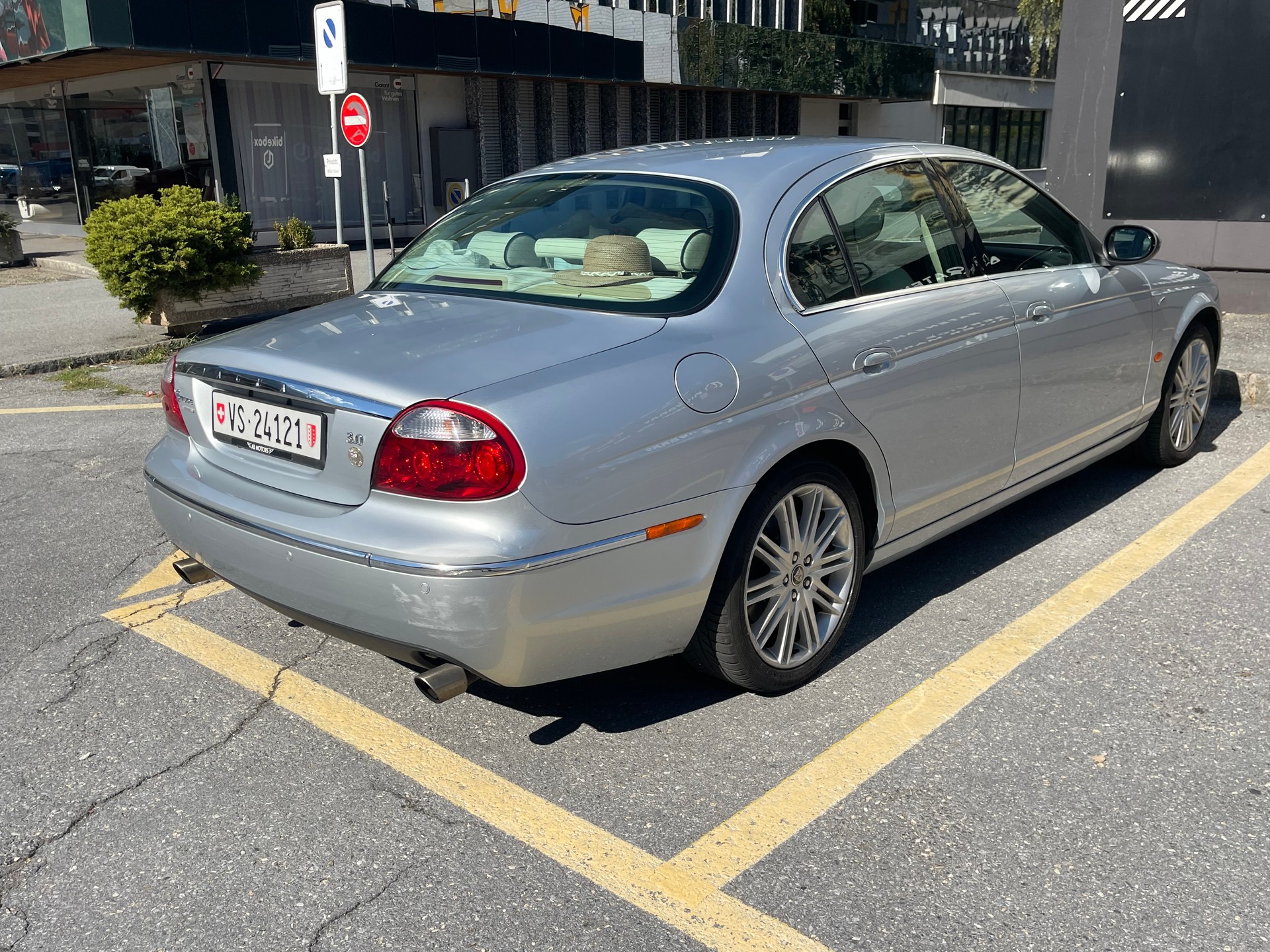 JAGUAR 3.0 V6 Executive Anniversary Edition * ab MFK * grosser Service * 8-fach bereift *-image-4