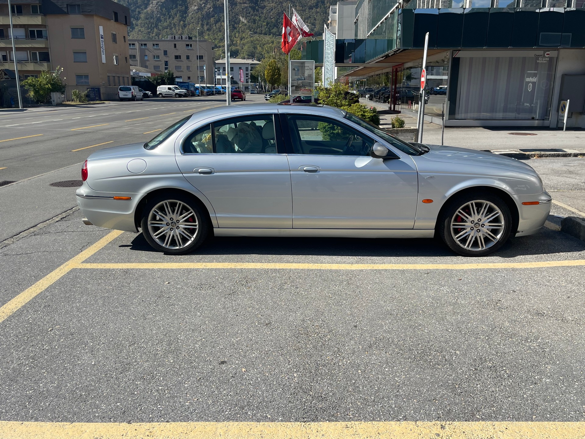 JAGUAR 3.0 V6 Executive Anniversary Edition * ab MFK * grosser Service * 8-fach bereift *-image-3