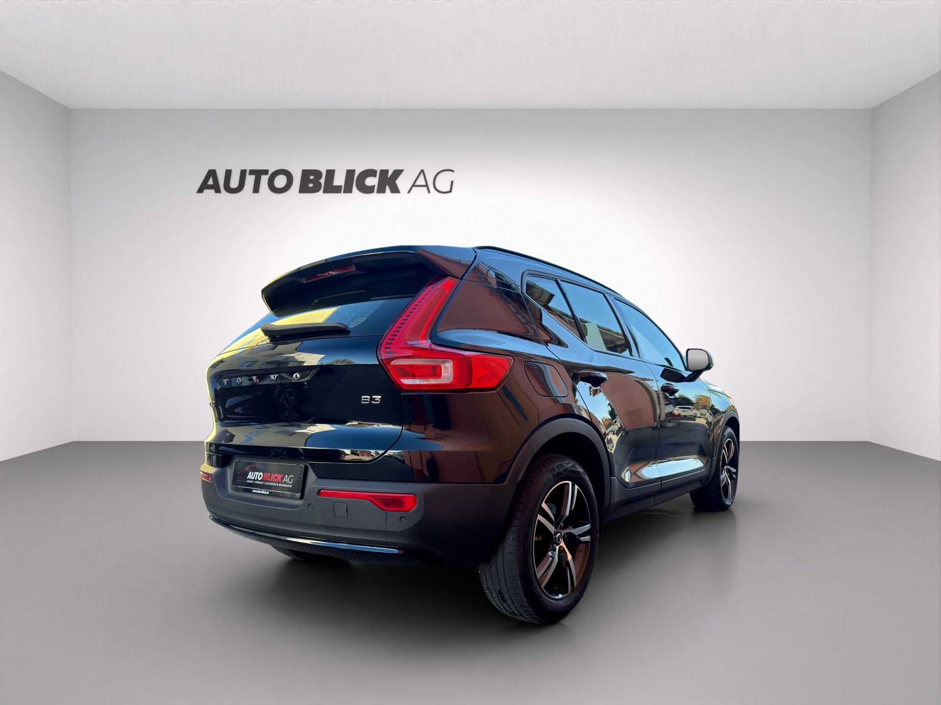VOLVO XC40 B4 Benzin Mild Hybrid Plus Dark DCT-image-5