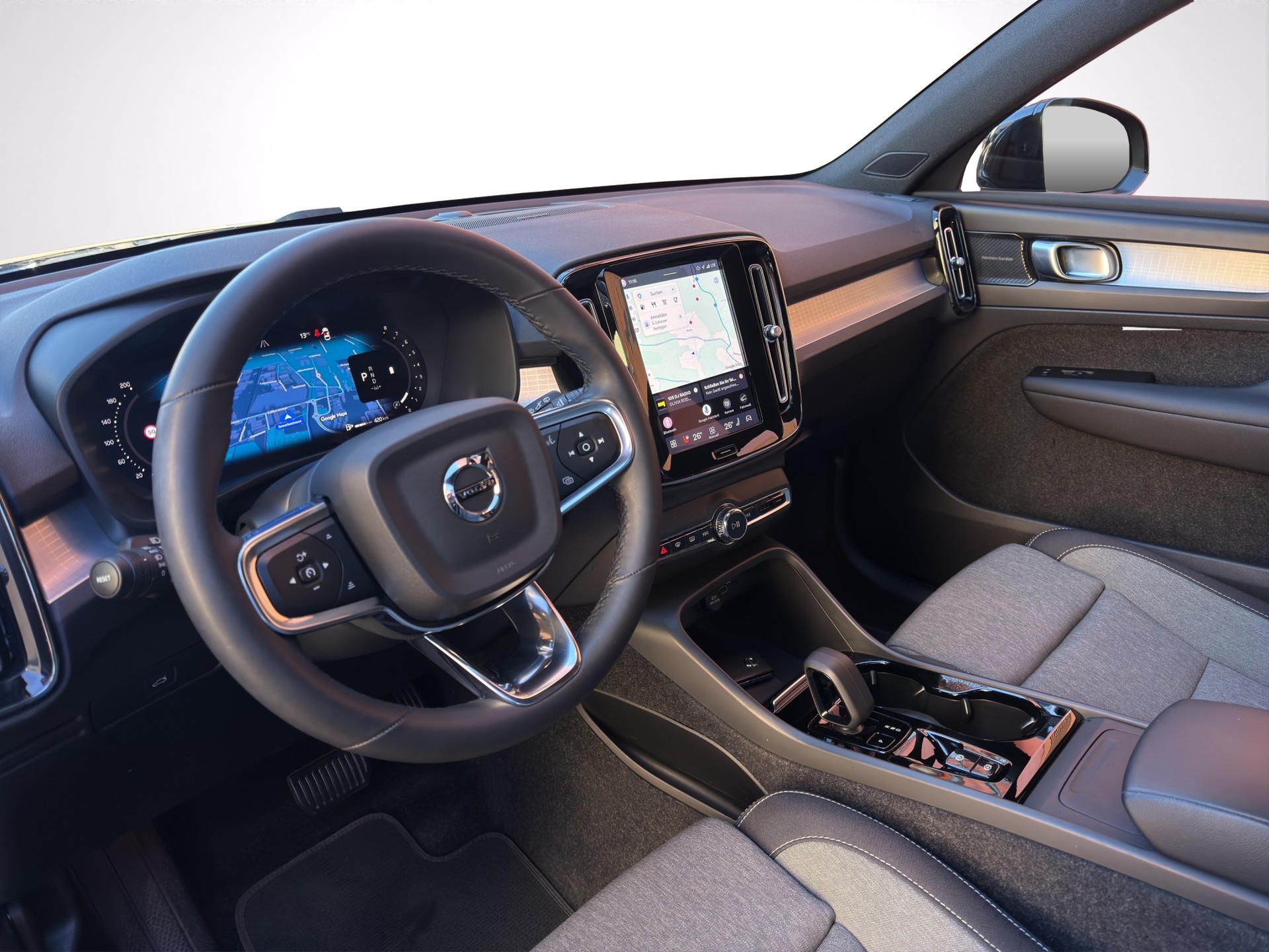 VOLVO XC40 B4 Benzin Mild Hybrid Plus Dark DCT-image-10