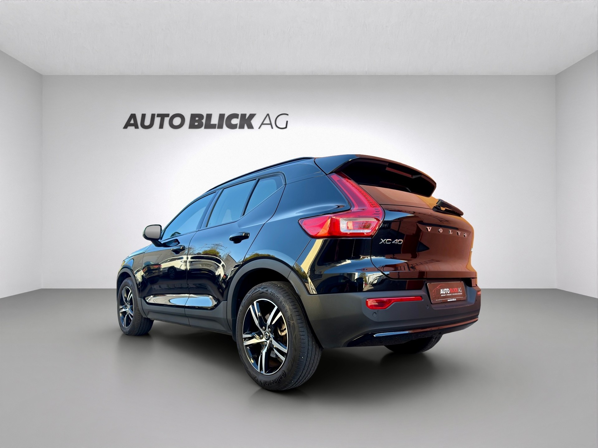 VOLVO XC40 B4 Benzin Mild Hybrid Plus Dark DCT-image-6