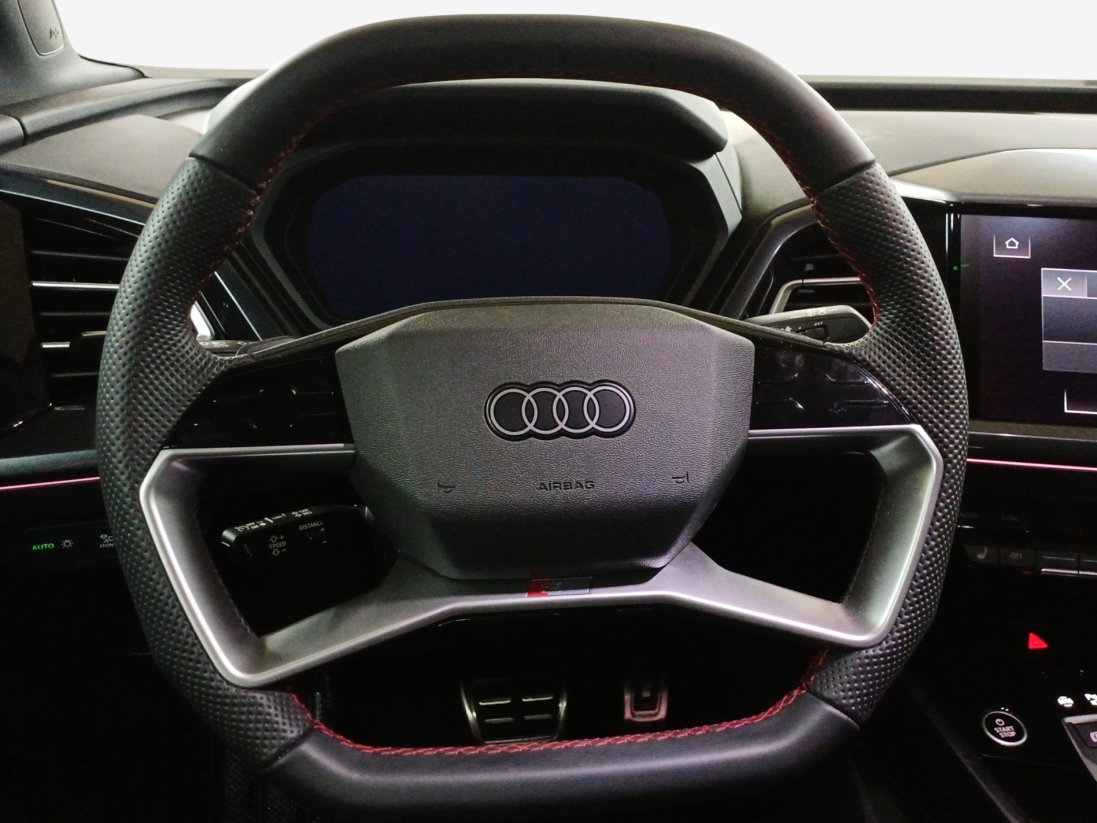 AUDI Q4 e-tron 45 Edition Swiss Ski quattro-image-10