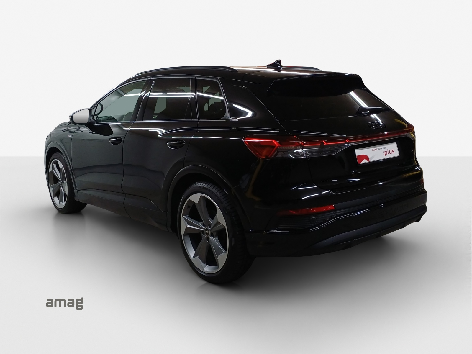 AUDI Q4 e-tron 45 Edition Swiss Ski quattro-image-2