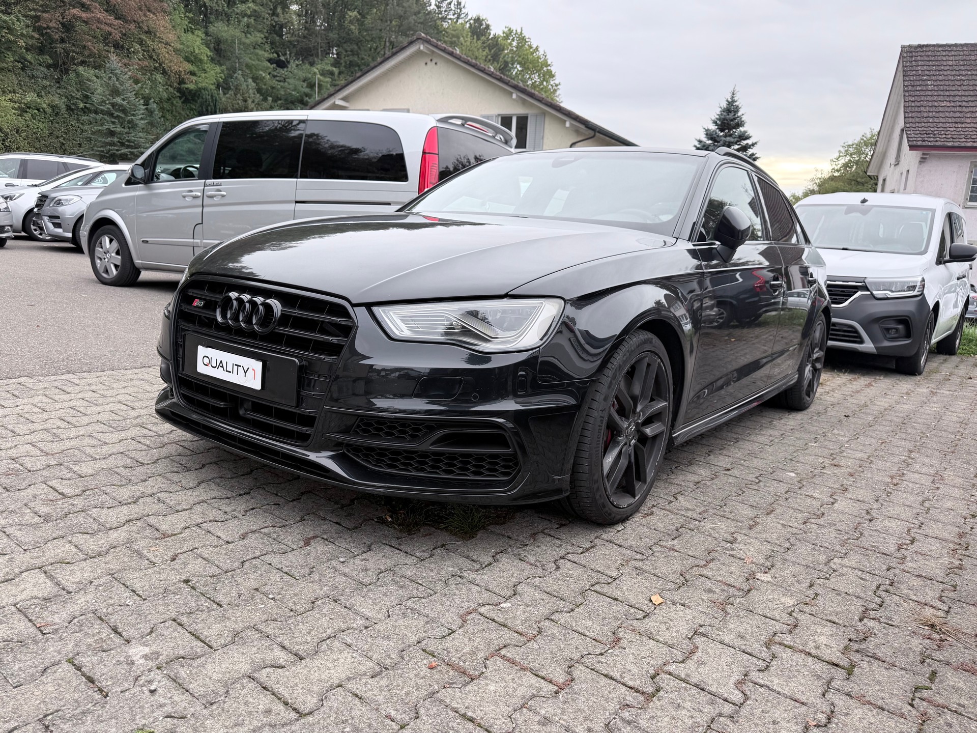 AUDI S3 Sportback 2.0 TFSI quattro S-tronic-image-3