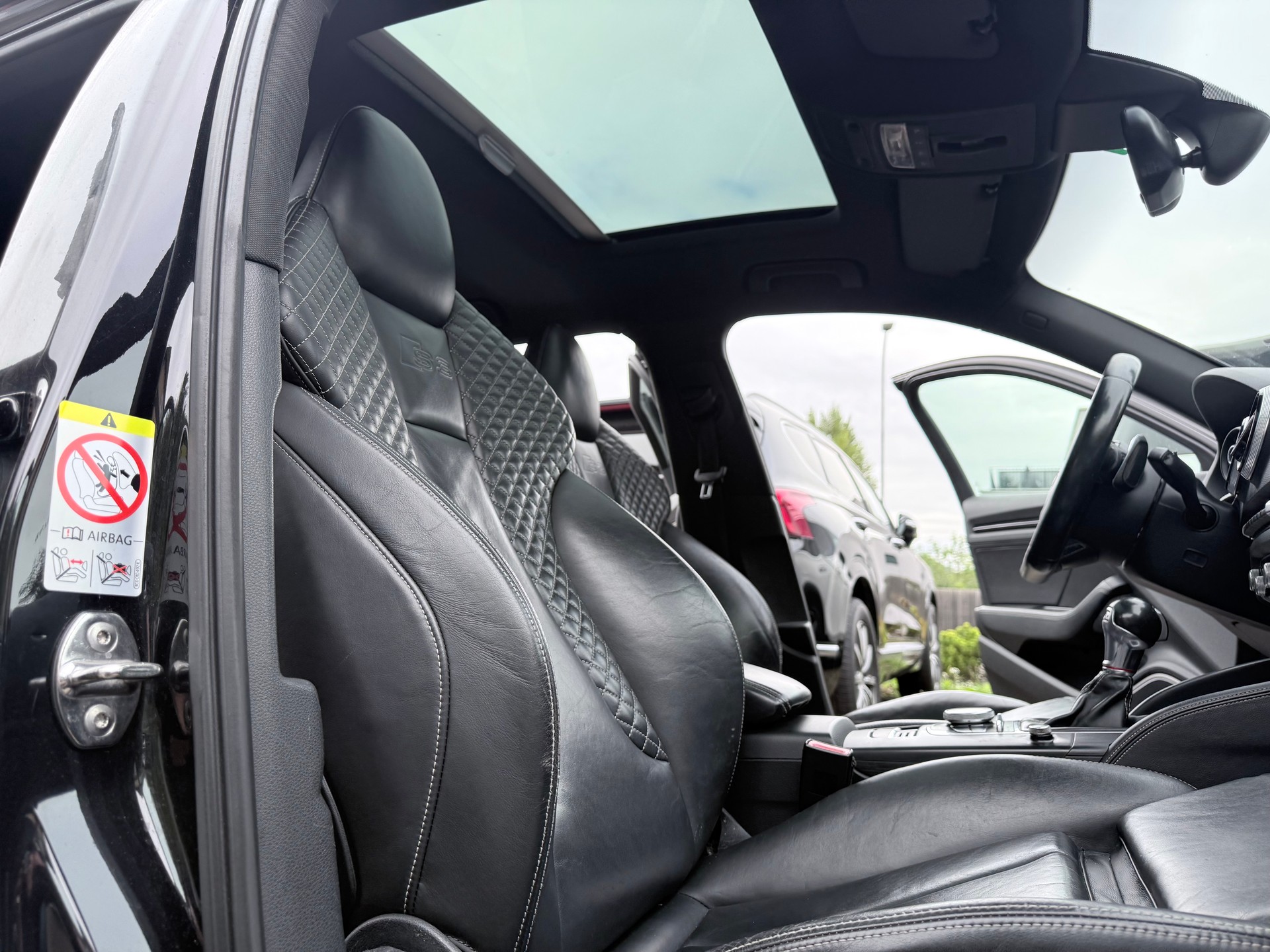 AUDI S3 Sportback 2.0 TFSI quattro S-tronic-image-12