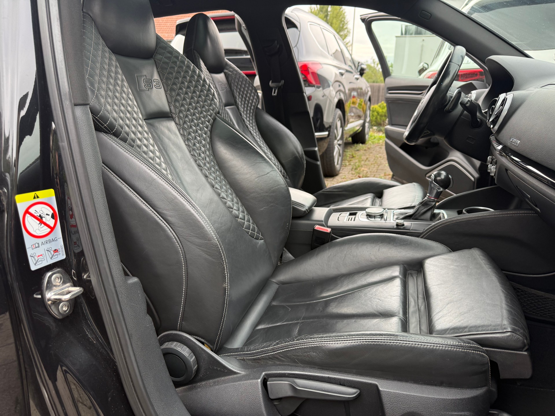 AUDI S3 Sportback 2.0 TFSI quattro S-tronic-image-13