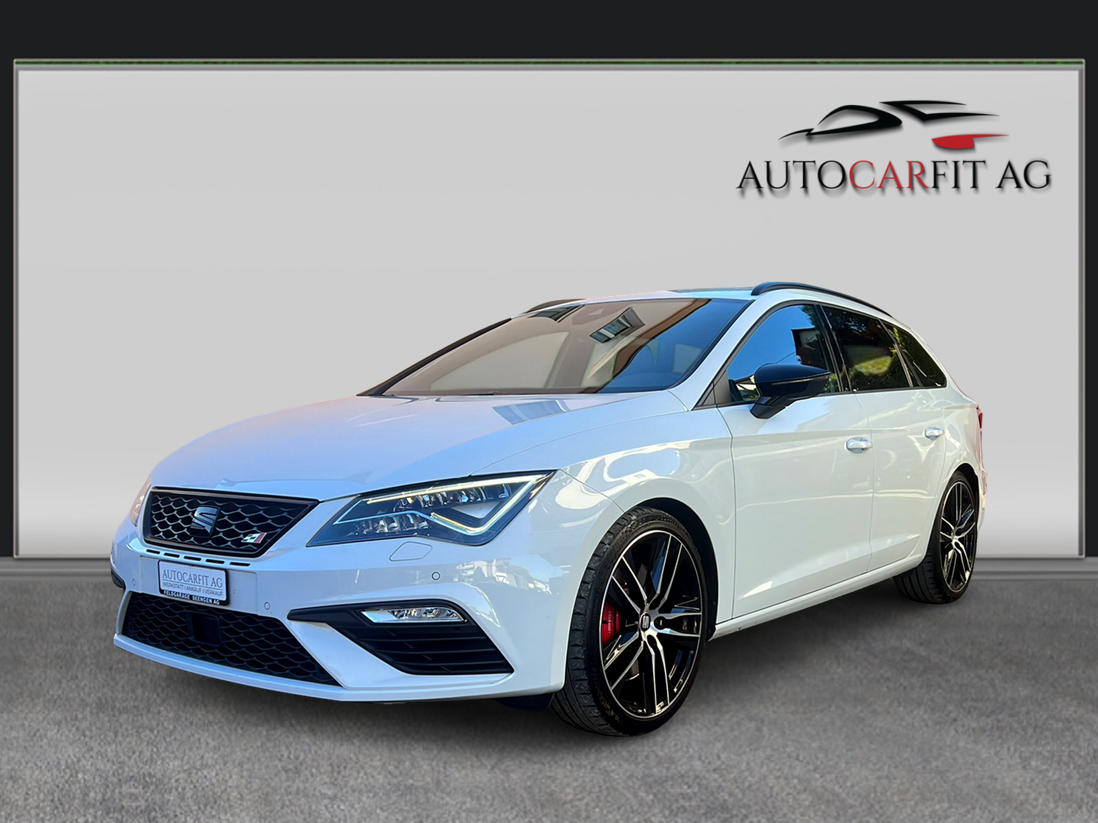 SEAT Leon ST 2.0 TSI Cupra 300 4 Drive DSG-image-0