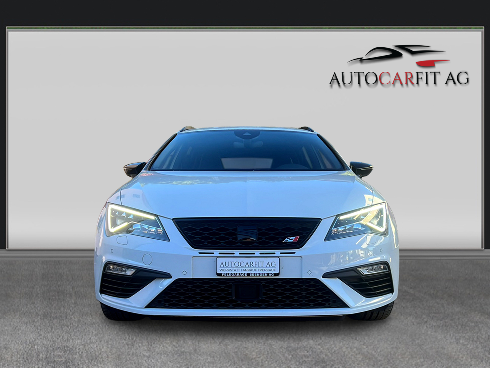 SEAT Leon ST 2.0 TSI Cupra 300 4 Drive DSG-image-1