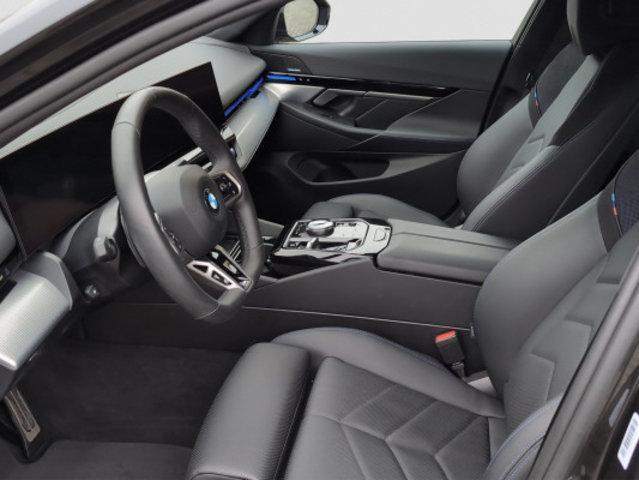 BMW 5er Reihe G60 520d xDrive-image-7