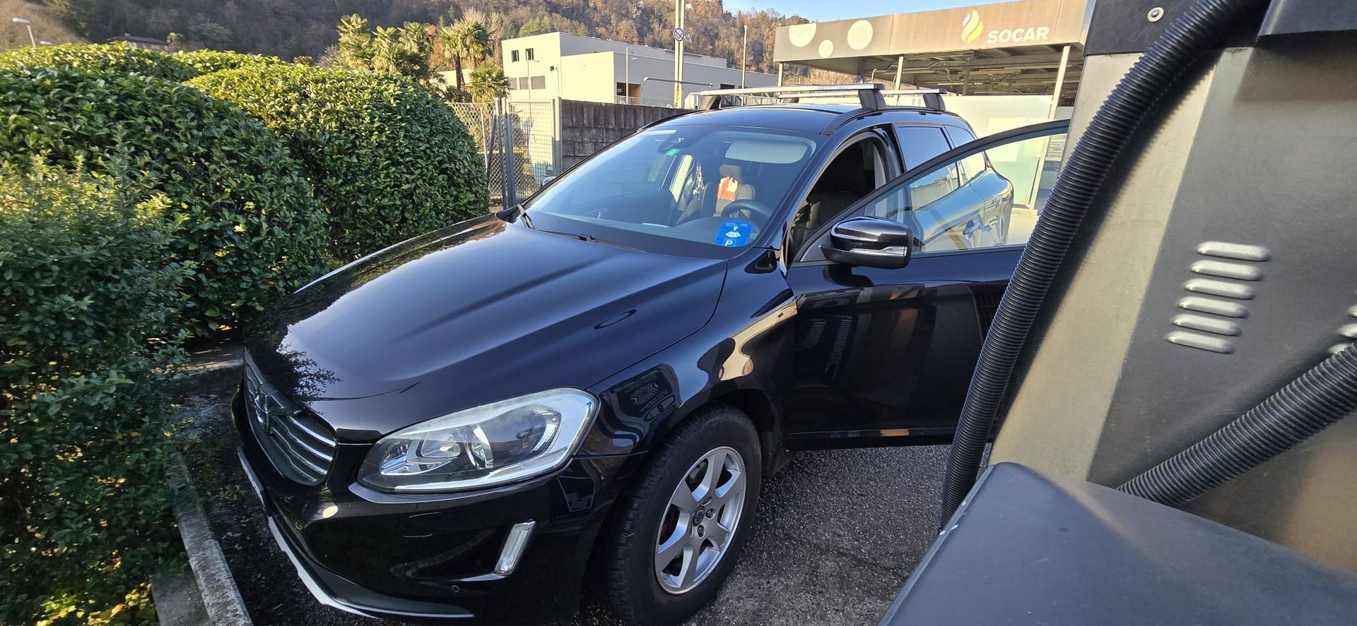 VOLVO 2.4 D4 Family Ed. AWD-image-1