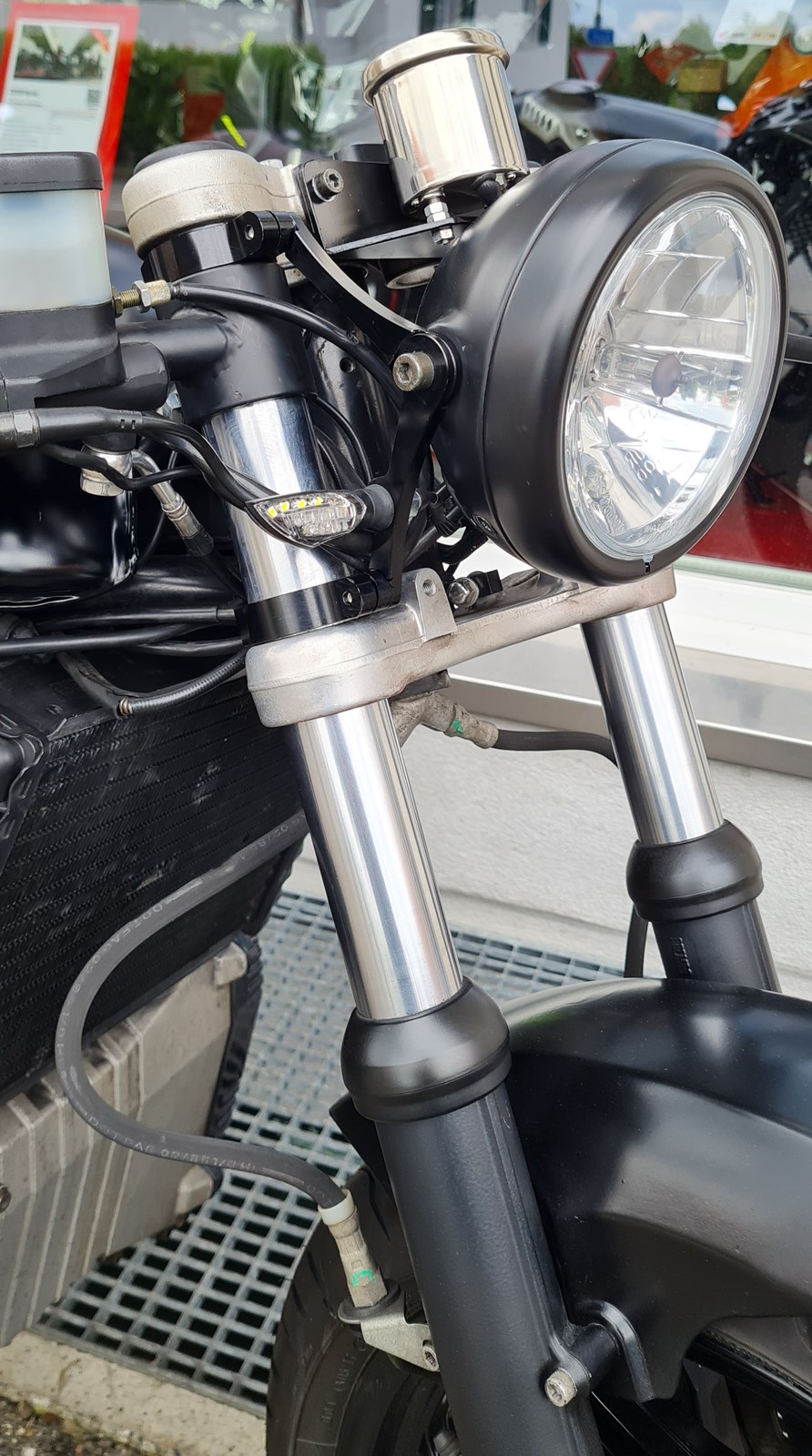BMW K 100-showroom-element-1