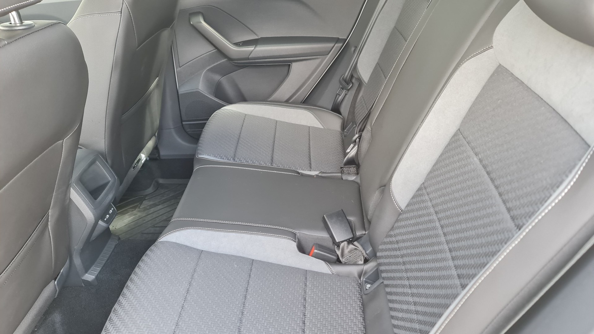 VW T-Cross 1.0 TSI Style DSG-image-10