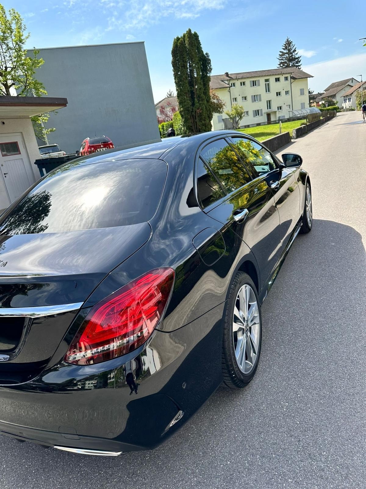 MERCEDES-BENZ C 200 4Matic AMG Line 9G-Tronic-image-2
