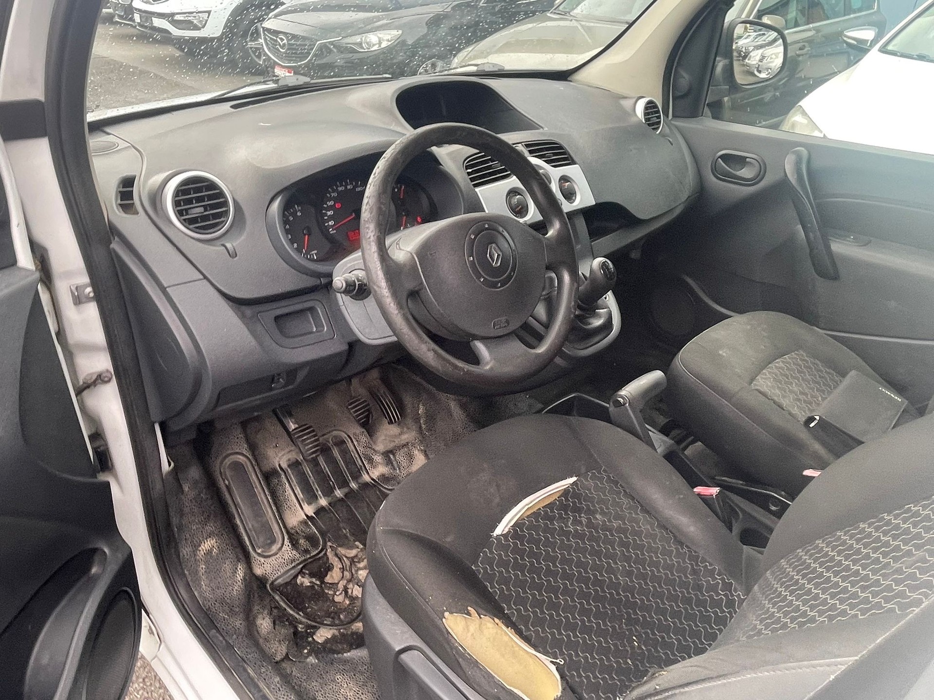RENAULT Kangoo dCi 75-image-8