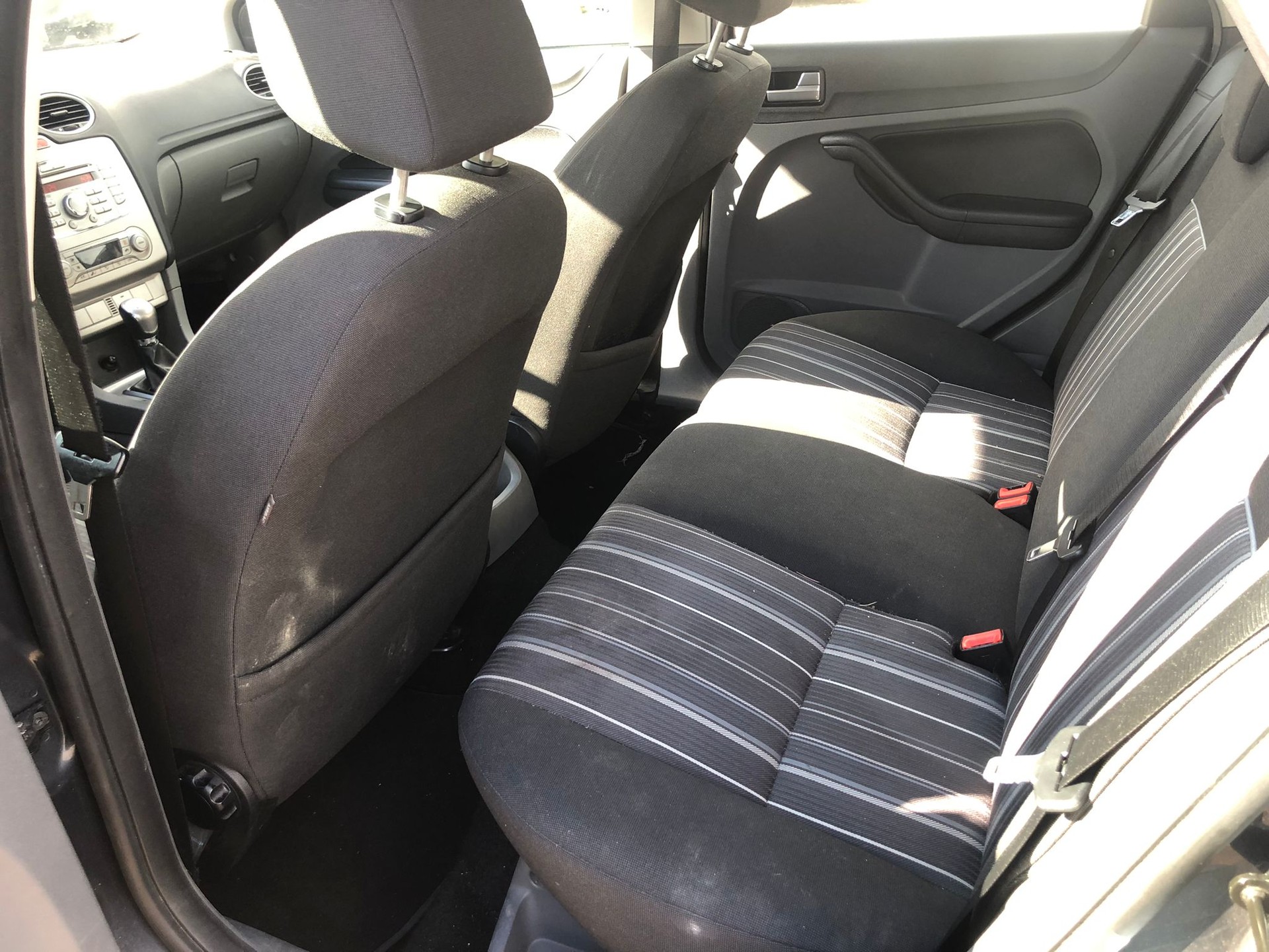 FORD Focus 2.0i Titanium-image-10