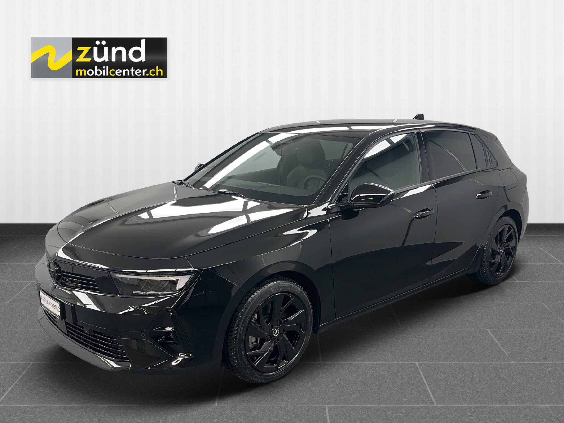 OPEL Astra 1.6 T PHEV 180 Swiss Plus-image-0