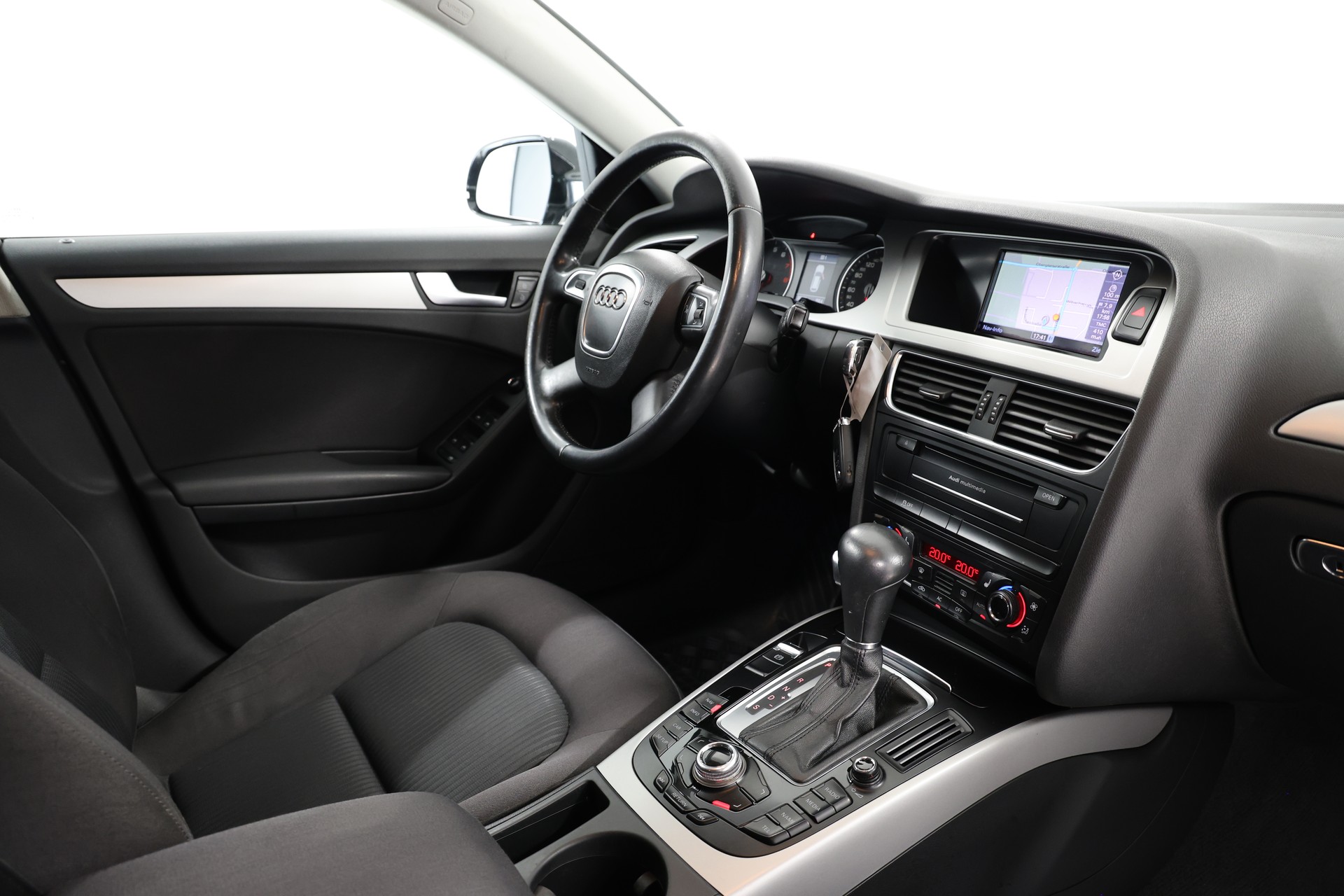AUDI A4 Avant 1.8 TFSI multitronic-image-10