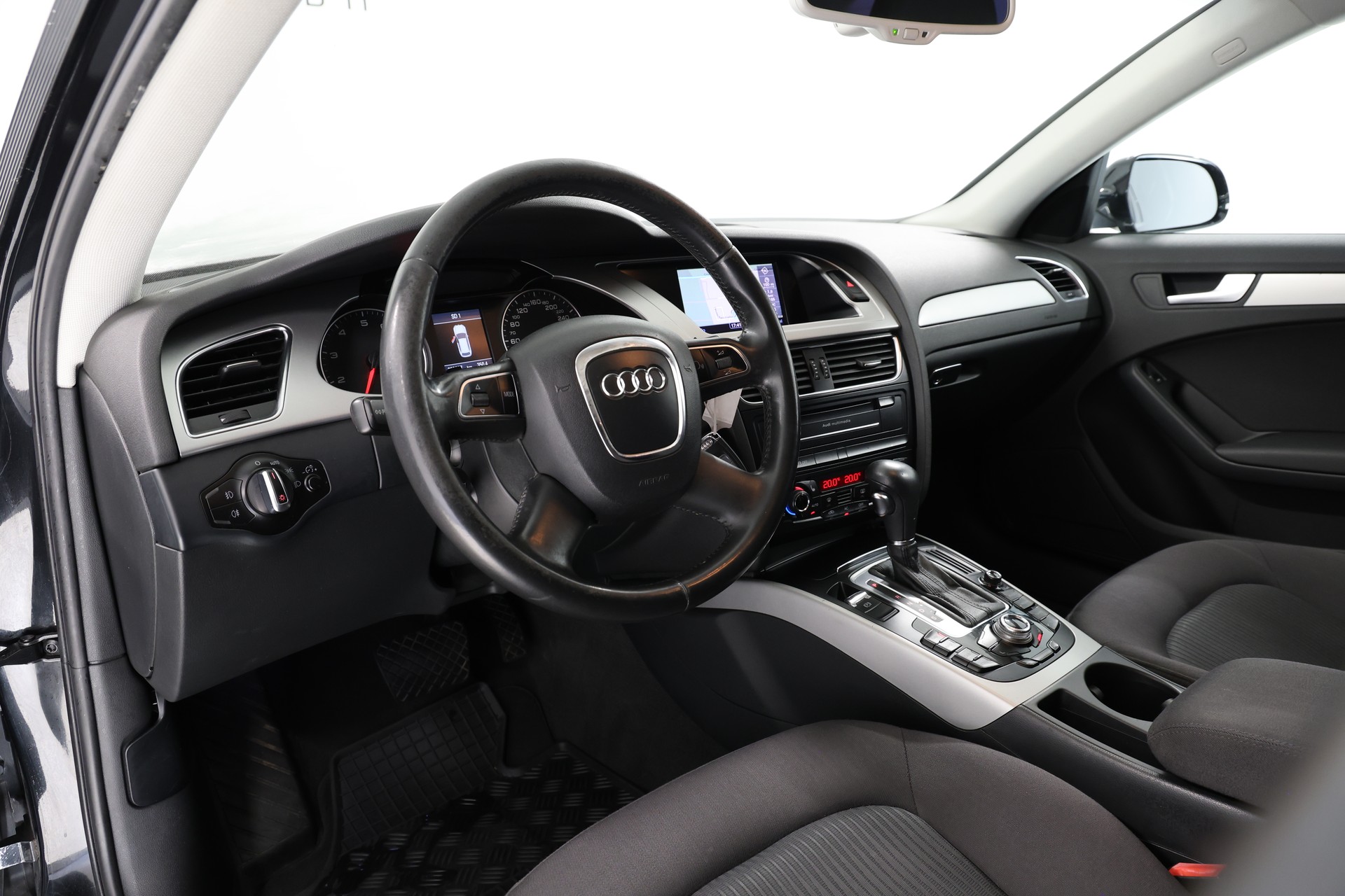 AUDI A4 Avant 1.8 TFSI multitronic-image-7