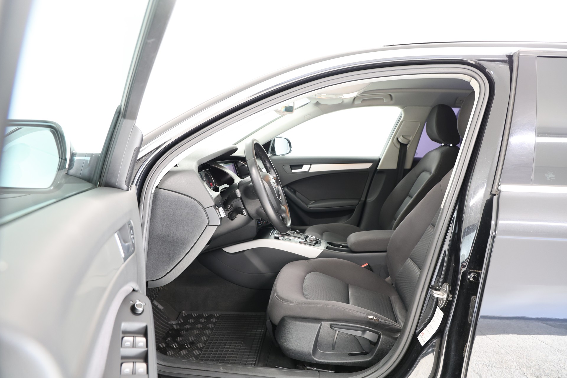 AUDI A4 Avant 1.8 TFSI multitronic-image-5