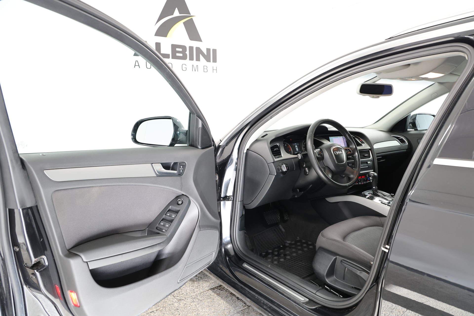 AUDI A4 Avant 1.8 TFSI multitronic-image-4