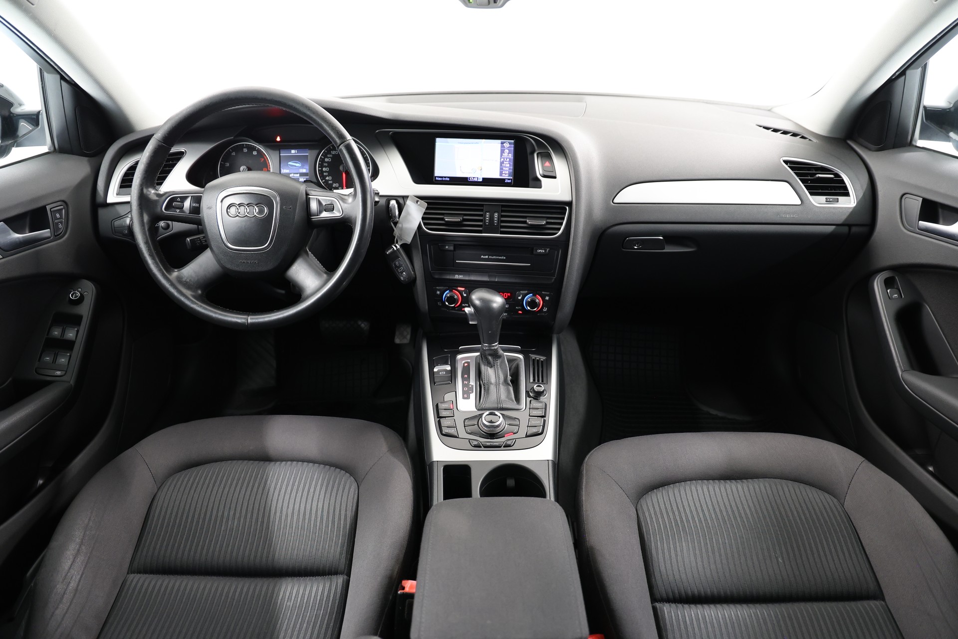 AUDI A4 Avant 1.8 TFSI multitronic-image-12