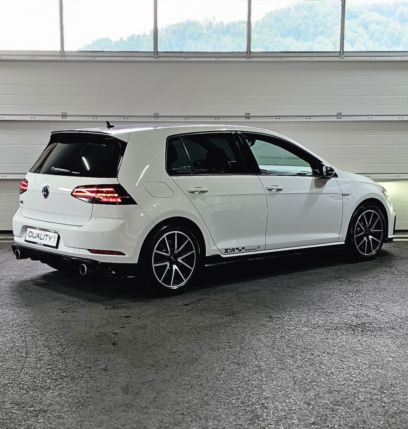 VW Golf 2.0 TSI GTI TCR DSG-image-4