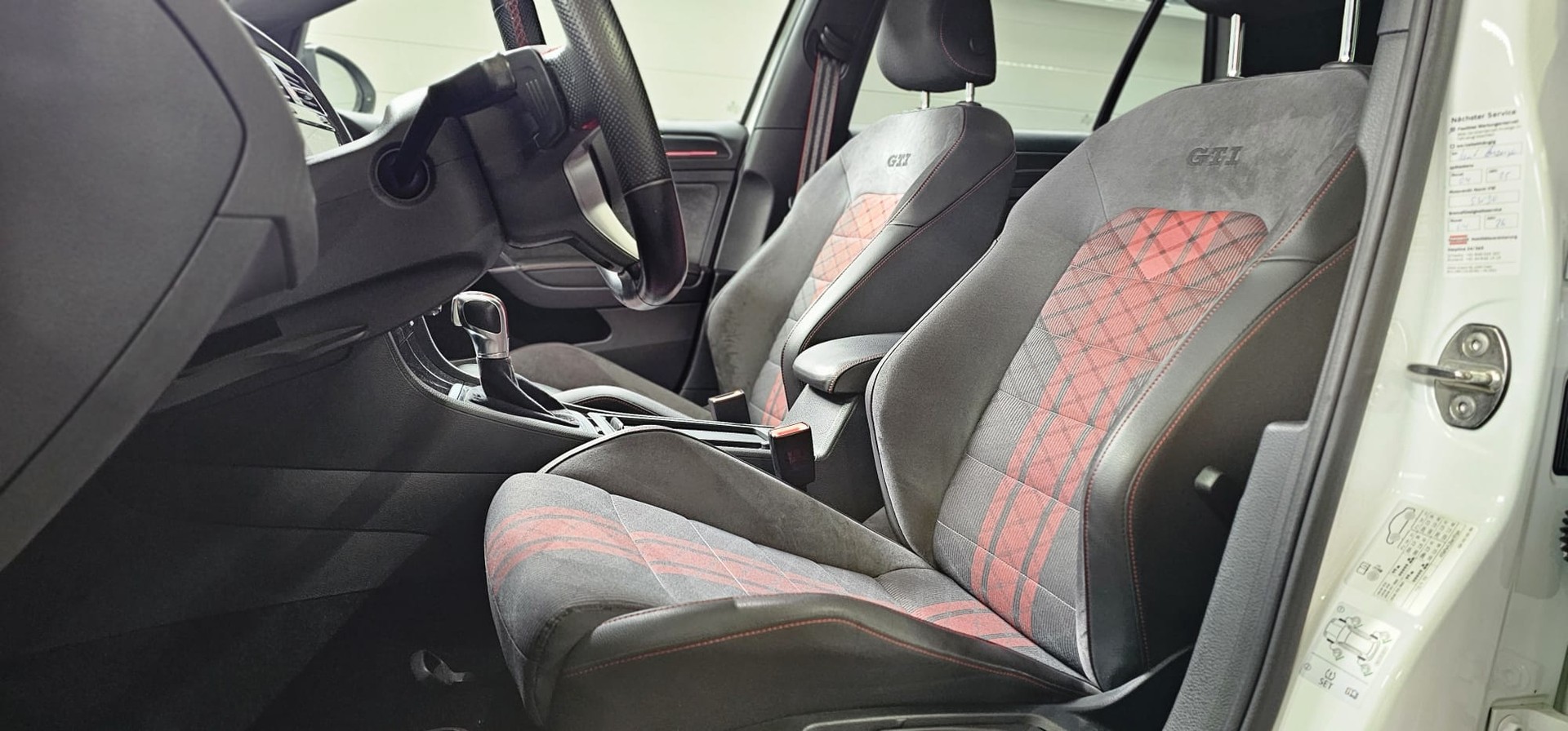 VW Golf 2.0 TSI GTI TCR DSG-image-9