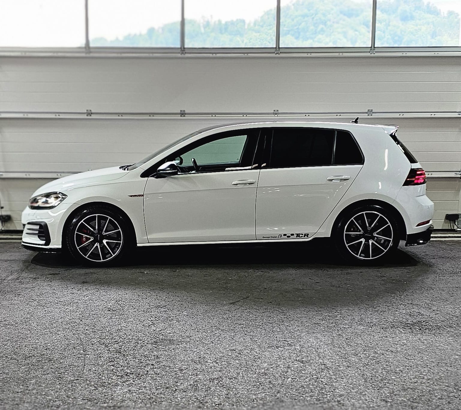 VW Golf 2.0 TSI GTI TCR DSG-image-1