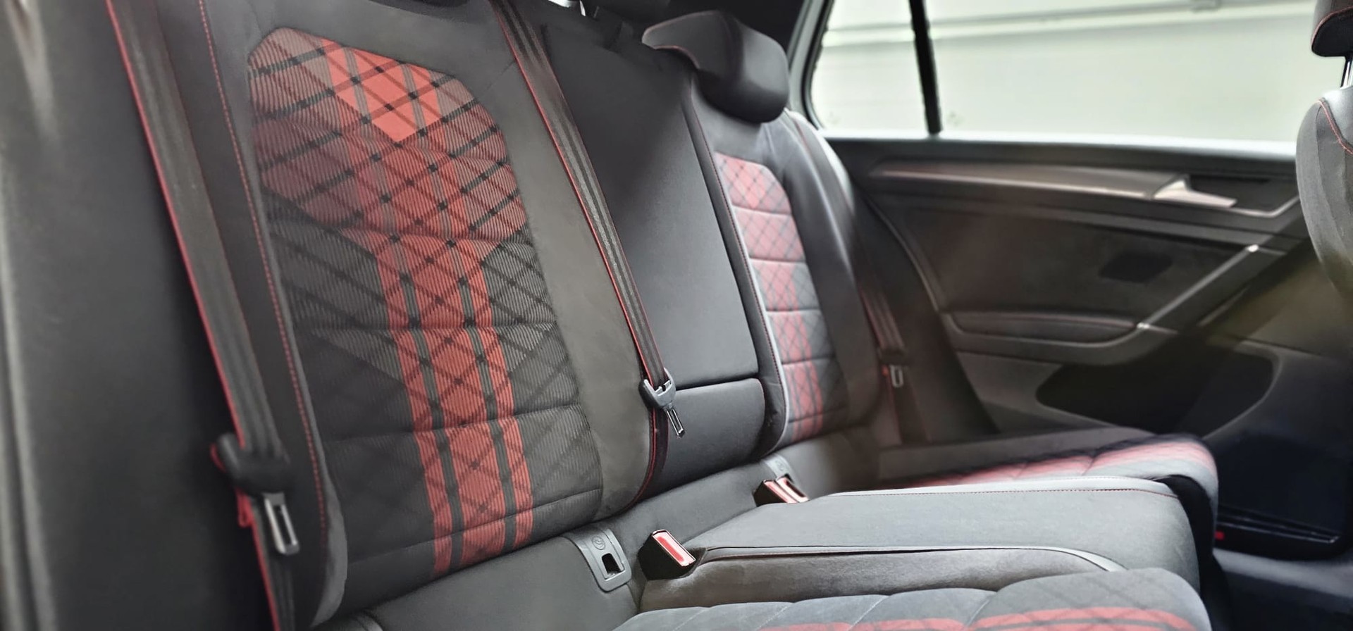 VW Golf 2.0 TSI GTI TCR DSG-image-24