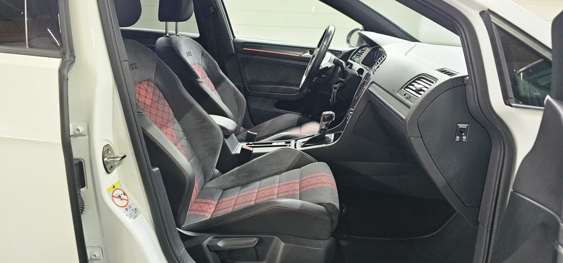 VW Golf 2.0 TSI GTI TCR DSG-image-21