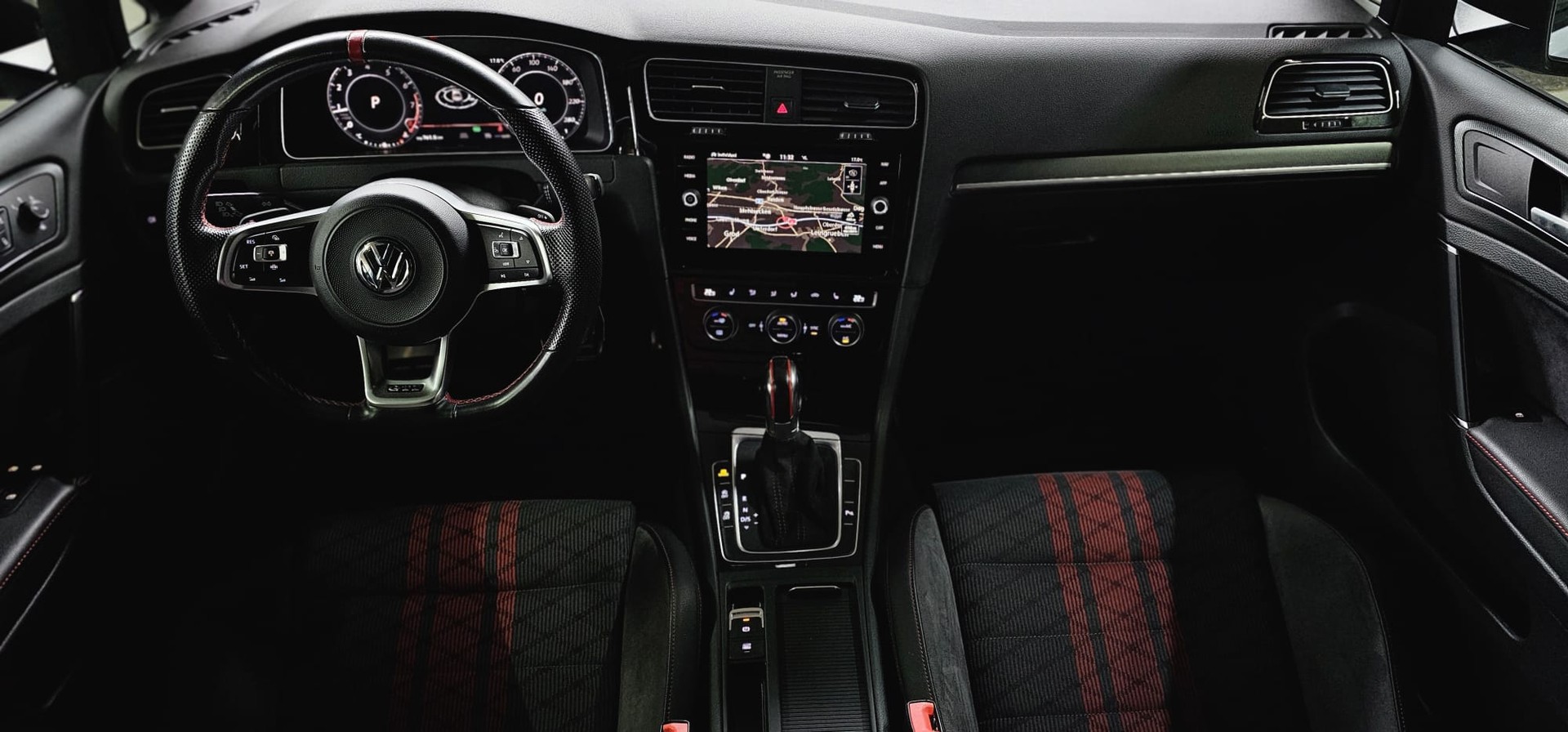VW Golf 2.0 TSI GTI TCR DSG-image-10