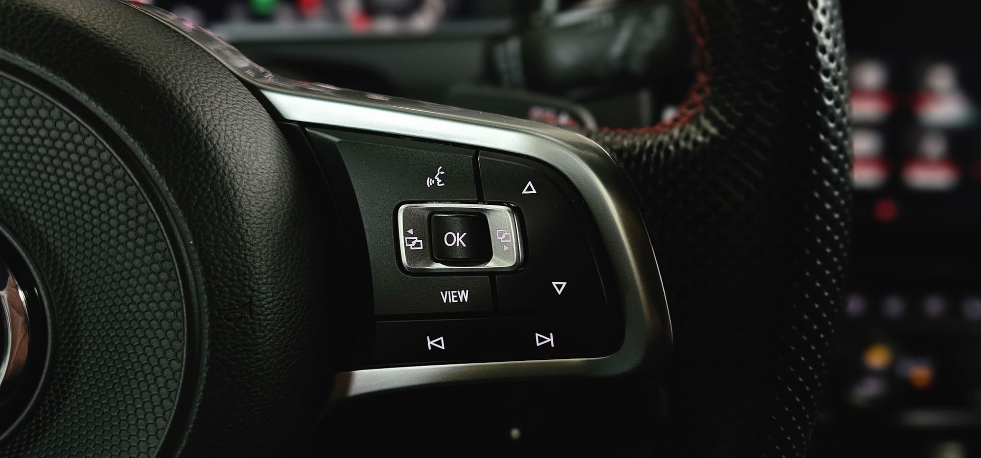 VW Golf 2.0 TSI GTI TCR DSG-image-12
