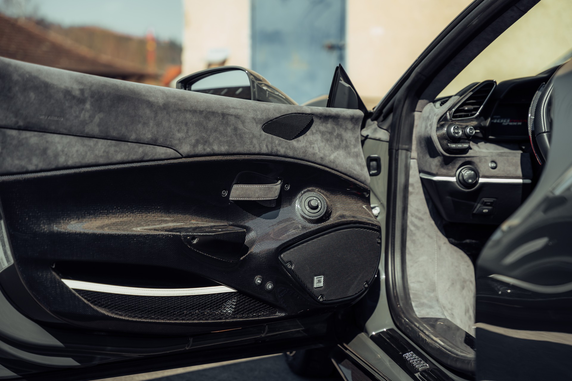 FERRARI 488 Pista Spider 3.9 V8-image-13