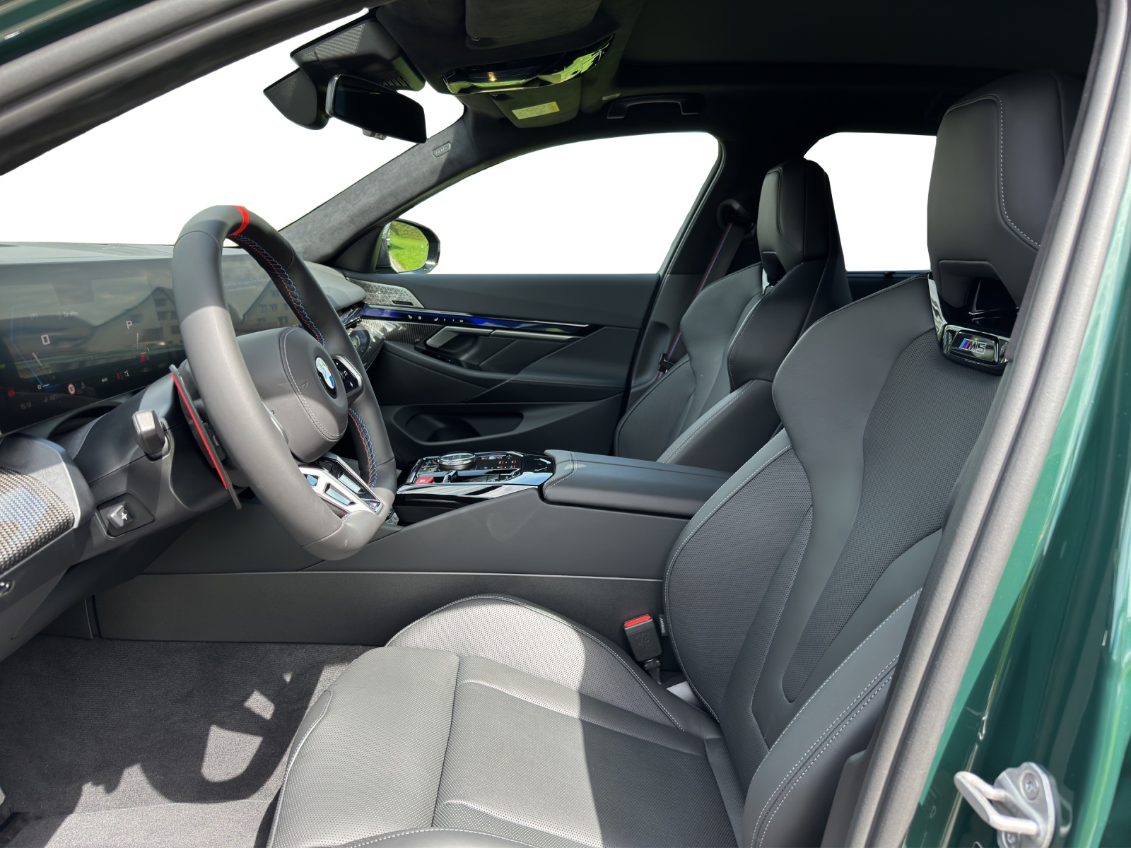 BMW M5 xDrive Touring-image-8