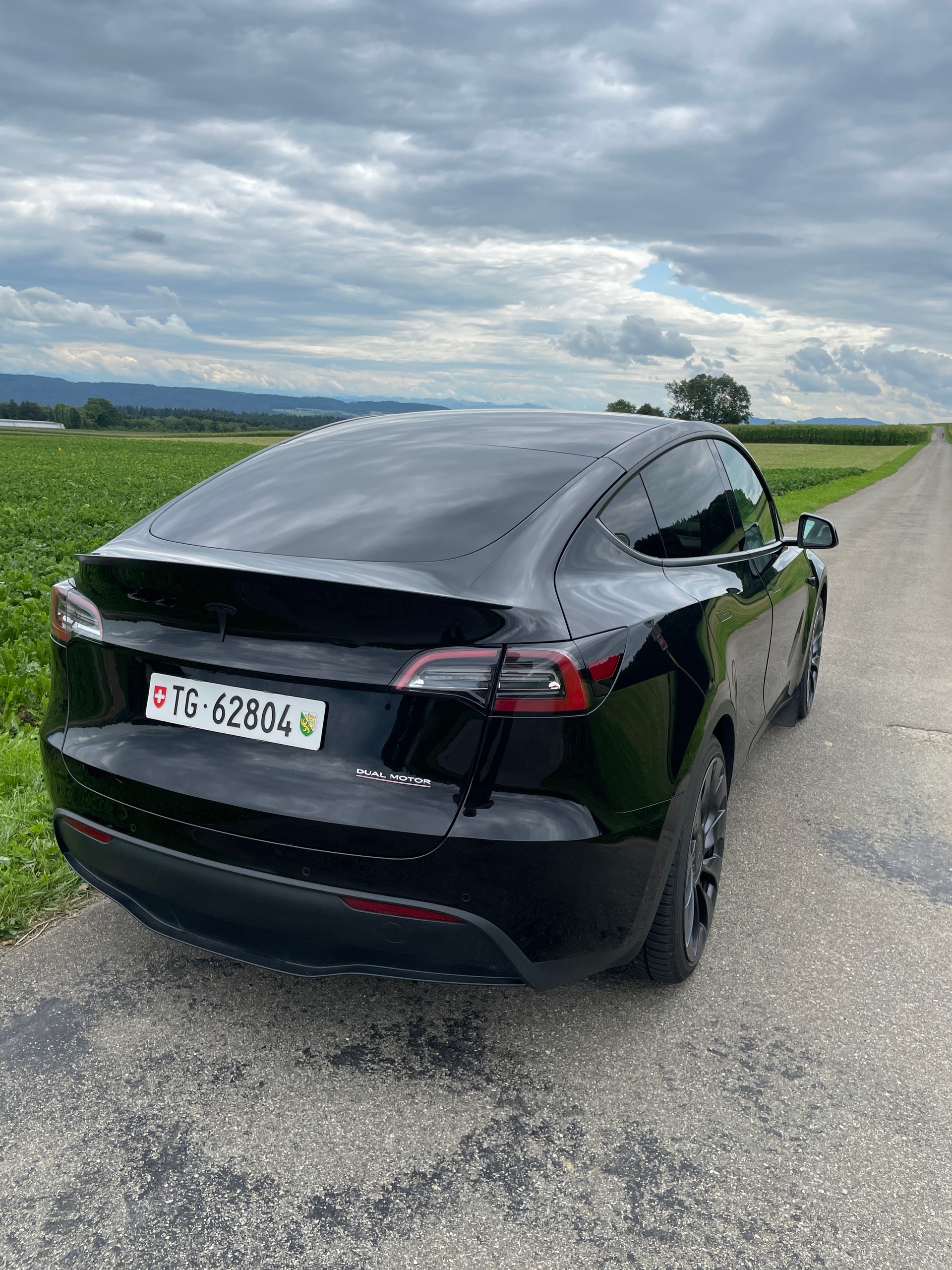 TESLA Model Y Performance-image-2