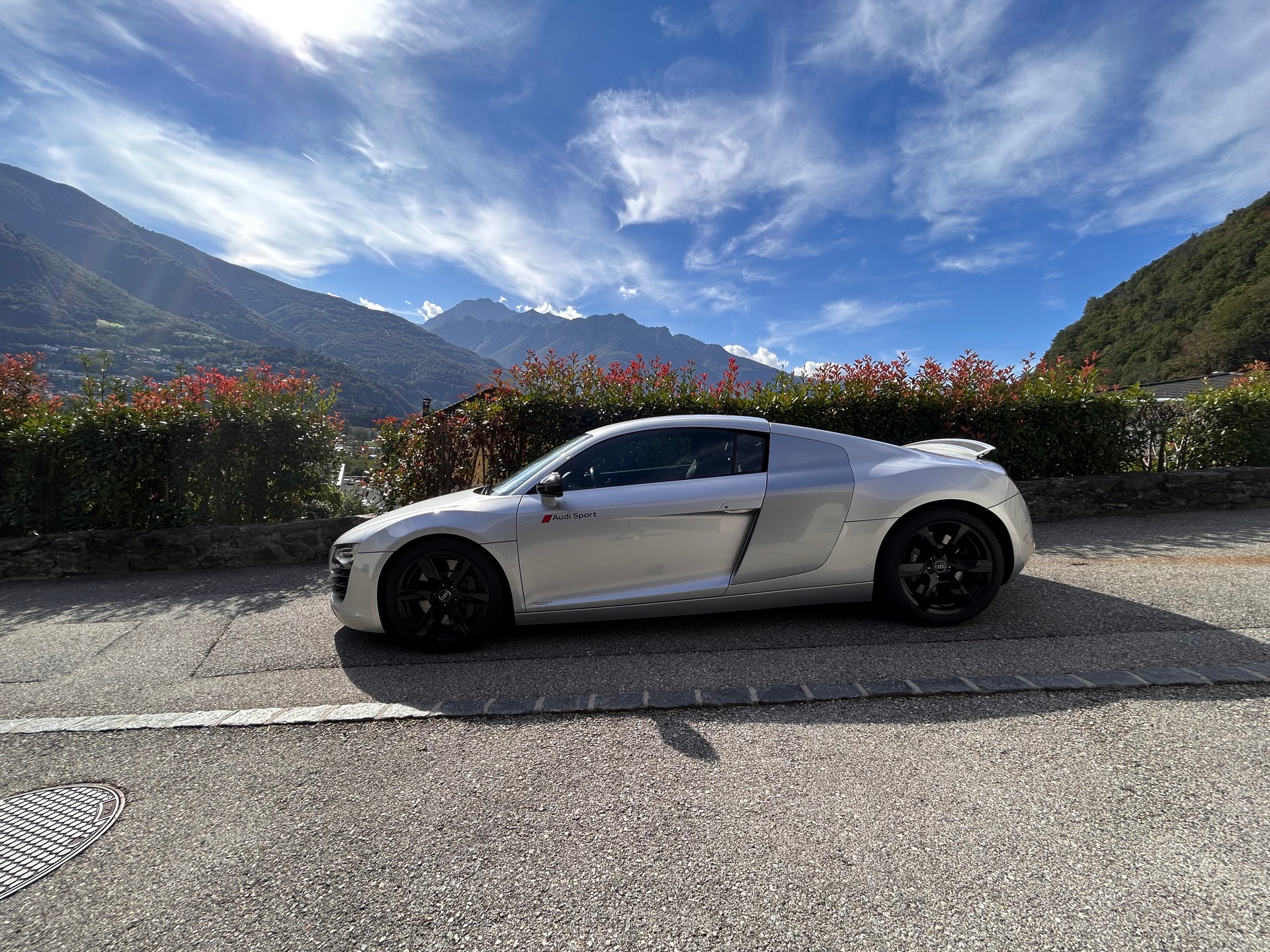 AUDI R8 Coupé 4.2-image-1