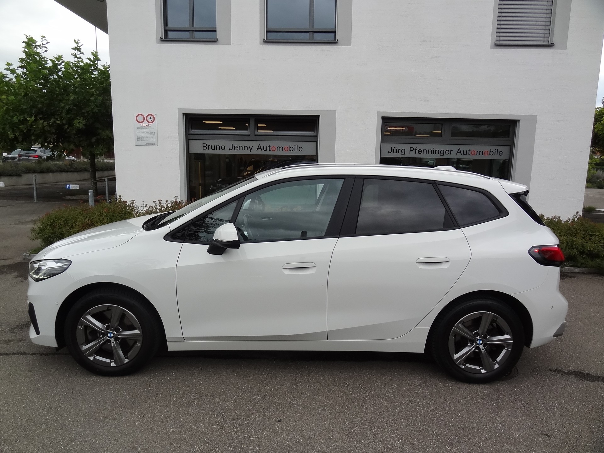 BMW 223d Active Tourer xDrive DKG-image-1