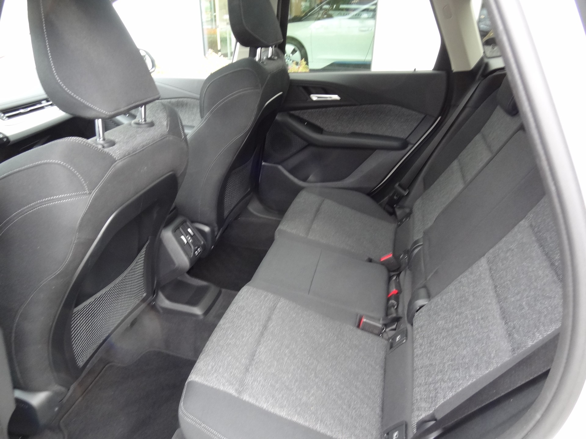 BMW 223d Active Tourer xDrive DKG-image-13