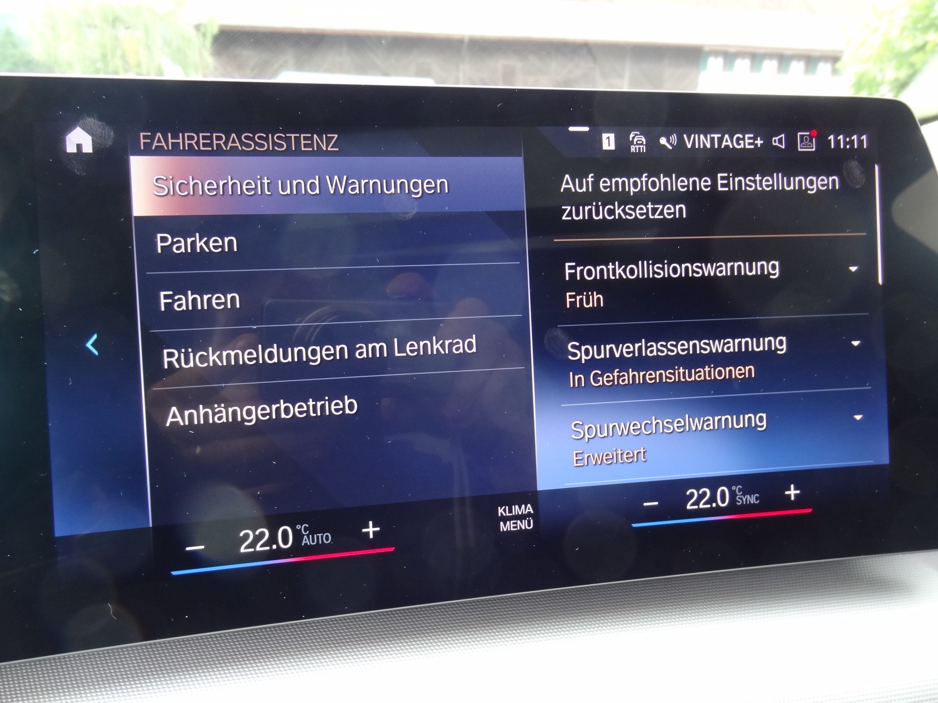 BMW 223d Active Tourer xDrive DKG-image-10