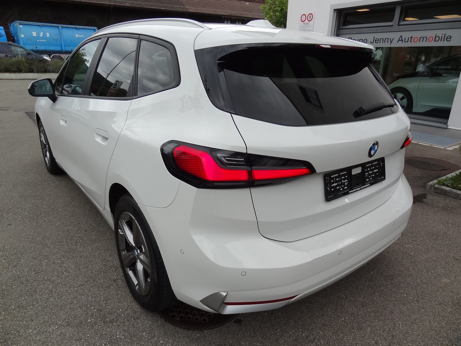BMW 223d Active Tourer xDrive DKG-image-2