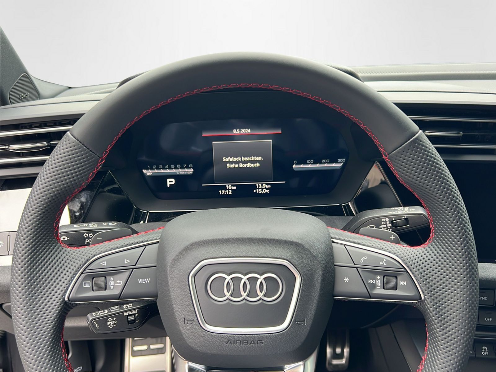 AUDI S3 Sportback 2.0 TFSI quattro S-Tronic-image-9
