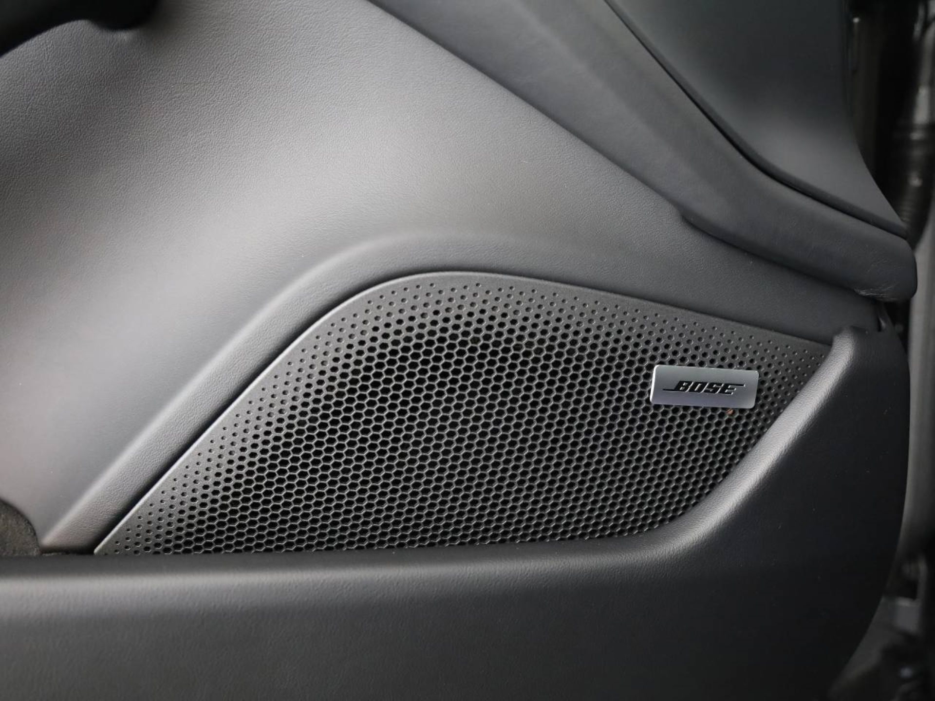 PORSCHE Taycan GTS Sport Turismo-image-13