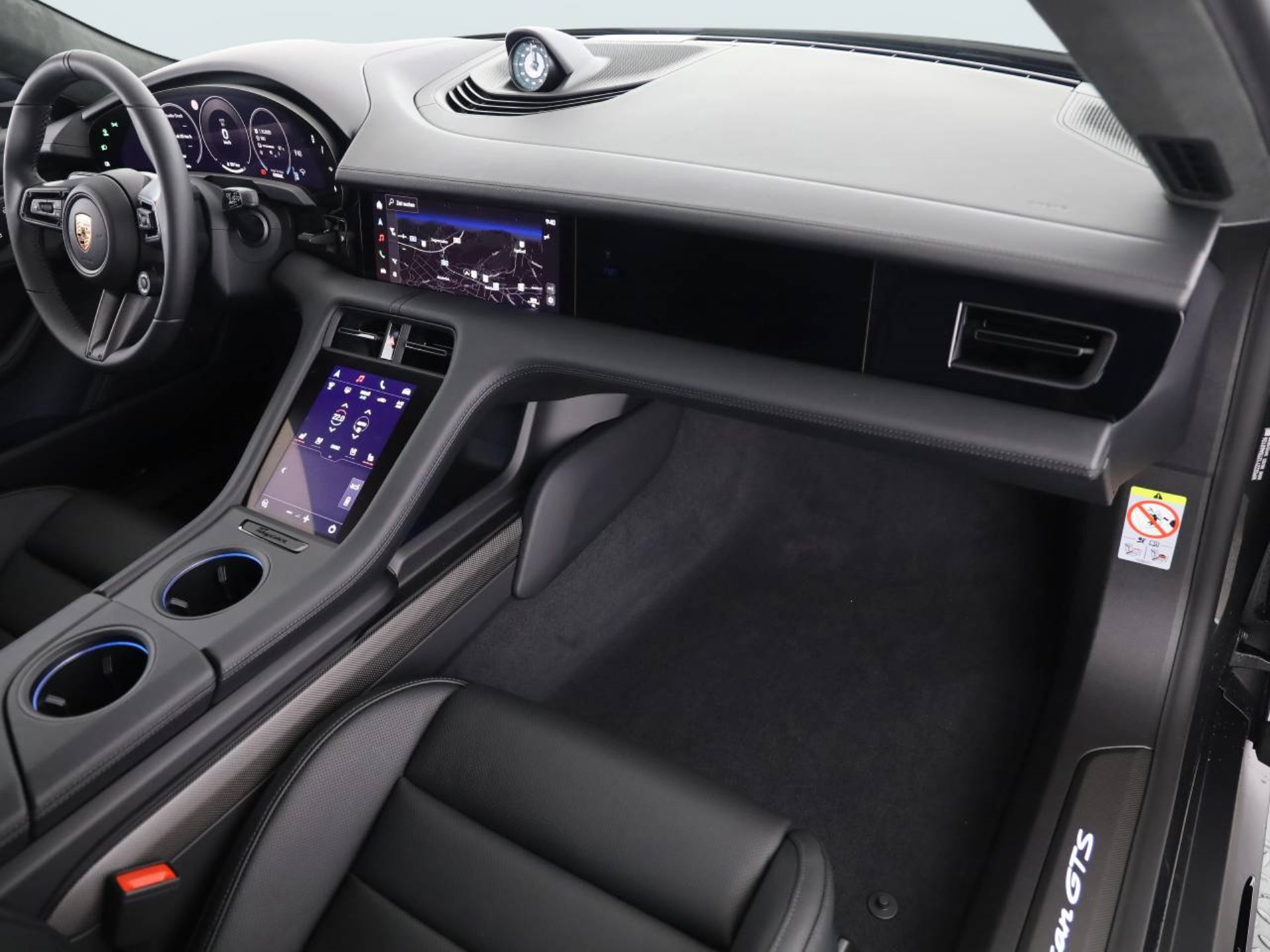 PORSCHE Taycan GTS Sport Turismo-image-8