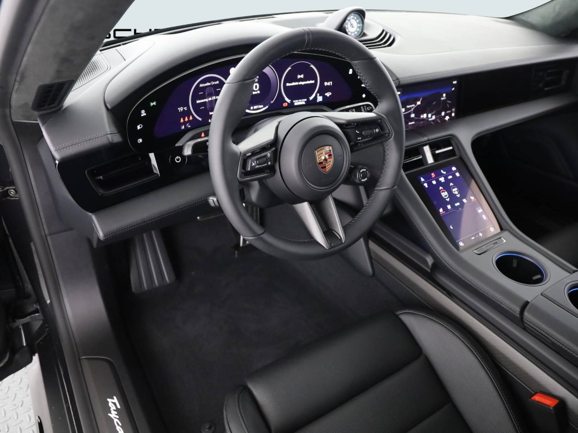 PORSCHE Taycan GTS Sport Turismo-image-3