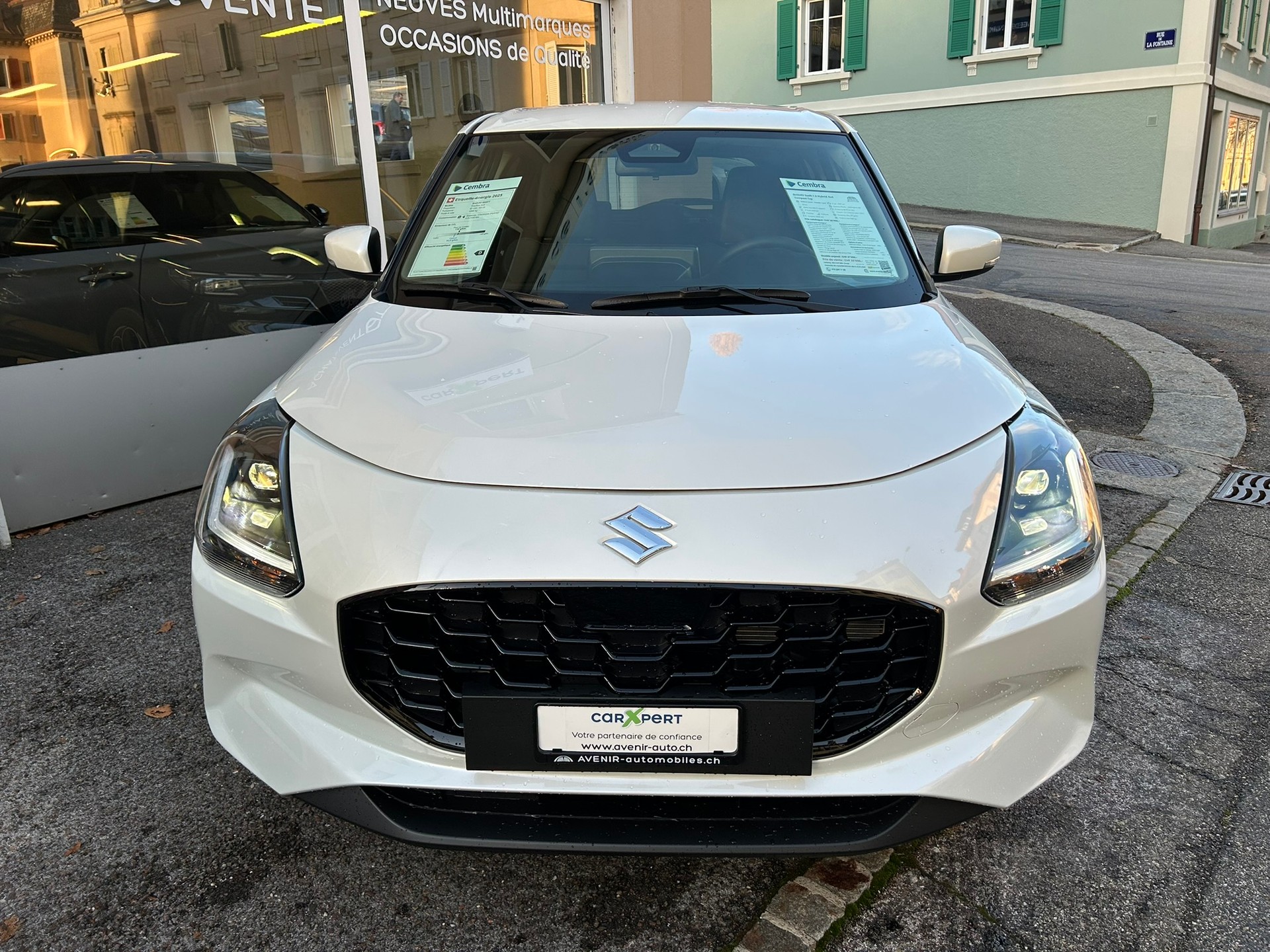 SUZUKI Swift 1.2 Compact Top Hybrid 4x4-image-3