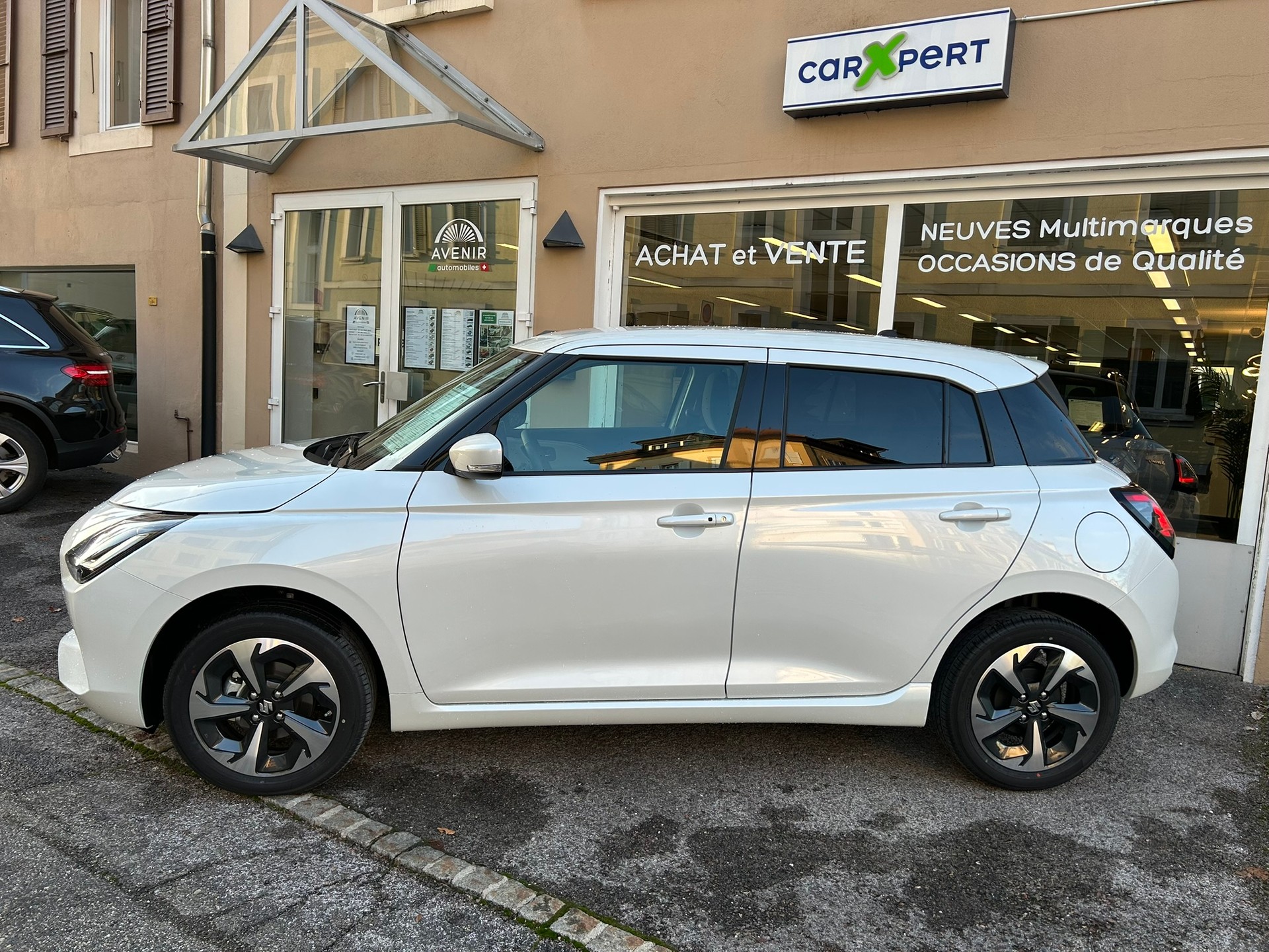 SUZUKI Swift 1.2 Compact Top Hybrid 4x4-image-1