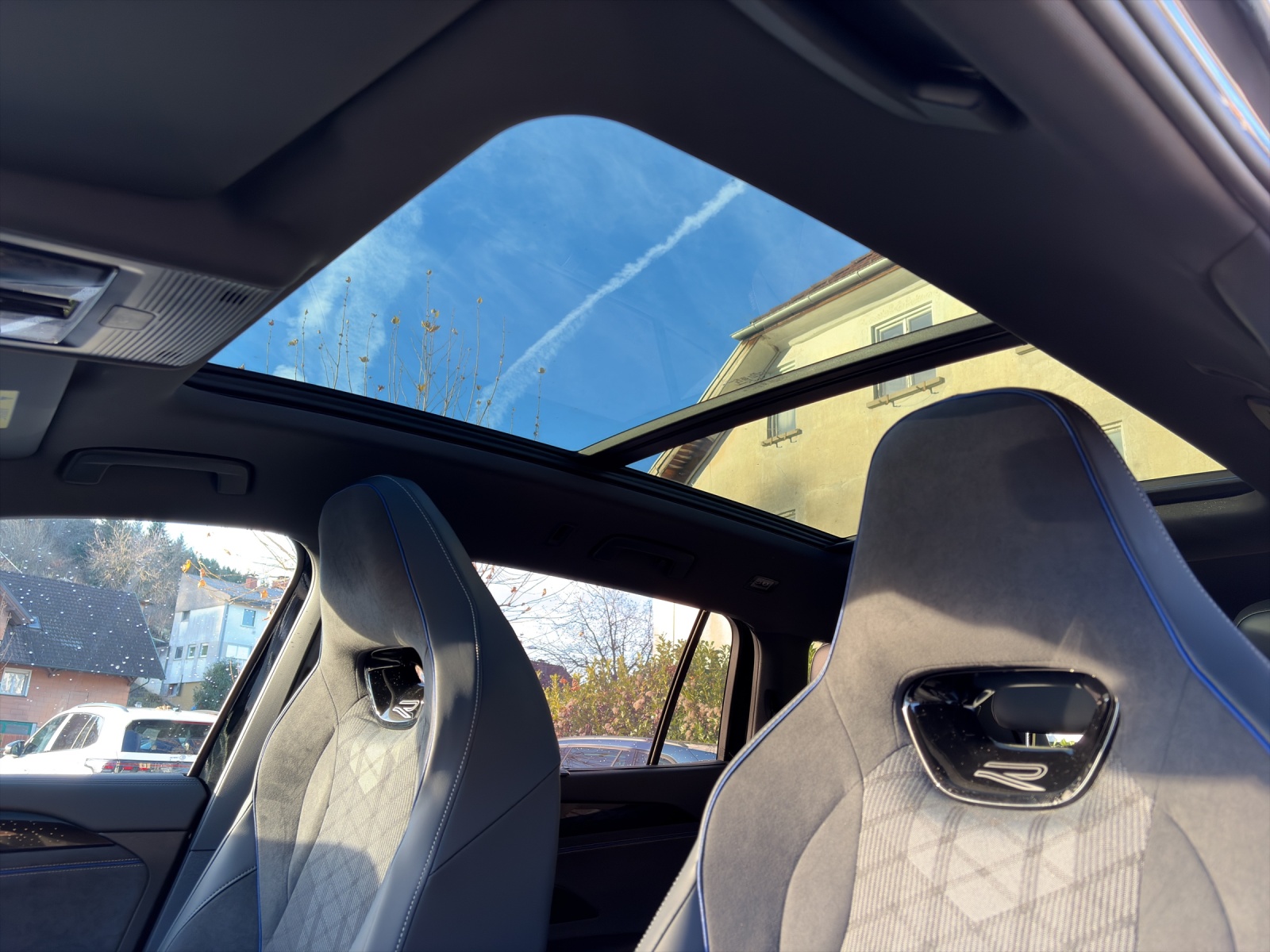 VW Tayron 2.0 TDI SCR R-Line 4Motion DSG-image-16